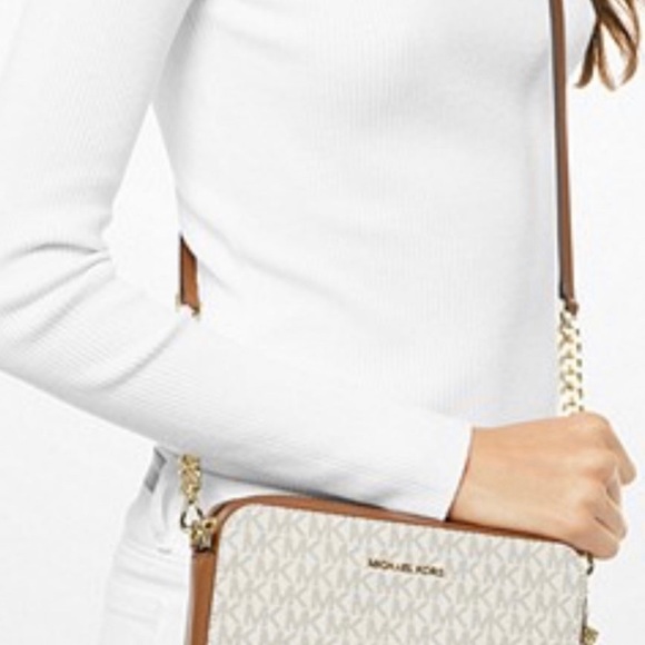 Michael Kors Crossbody - Picture 3 of 4